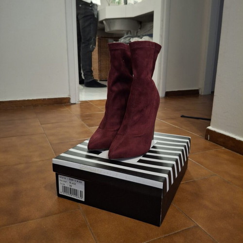 Truffle women's ankle boots like new, red, size 39.5