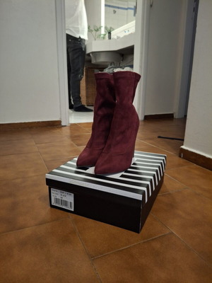 Truffle women's ankle boots like new, red, size 39.5