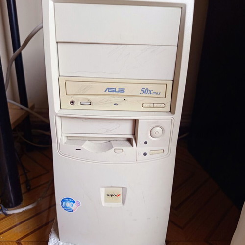 Nokia 449ZA 14" CRT Color Monitor with Turbo-X PC, Windows 98
