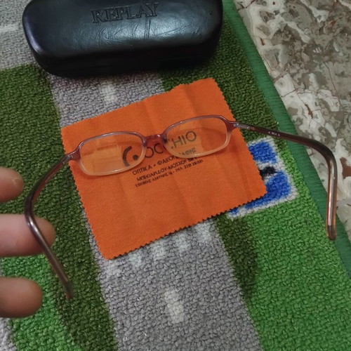 Replay eyeglasses frame used with case and cleaning cloth