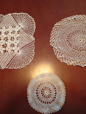 Handmade crochet doilies like new, set of 3 pieces
