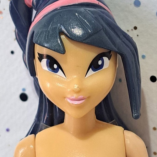 Winx Club Musa Kinder Figurine used with flaws and incomplete