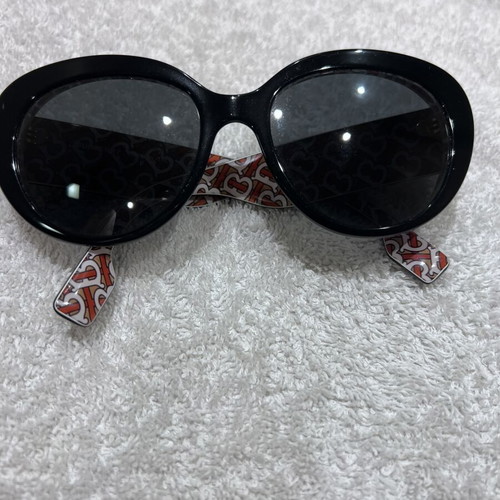 Burberry sunglasses rare model