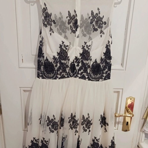 Dress with embroidery like new, ASOS, black and white, size L