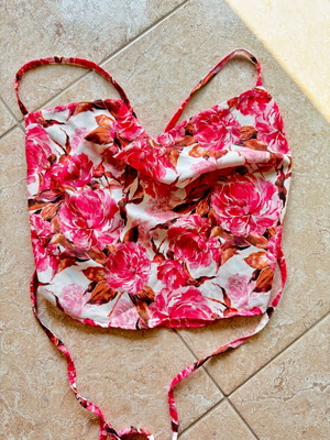 Лек флорален топ с връзки на гърба, размер Small, като нов