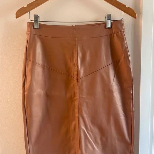 Leather pencil skirt size S like new, pink beige
