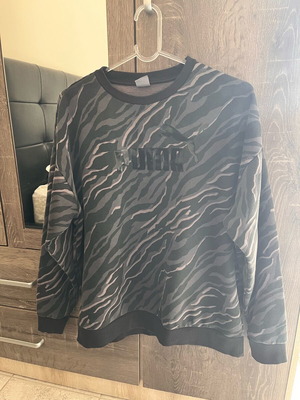 Puma women's sweatshirt like new, size M
