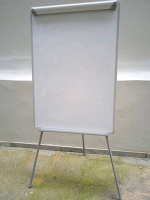 Πίνακας q-connect λευκός σεμιναρίου μαγνητικός με τρίποδη βάση αλουμινίου μεταχειρισμένος