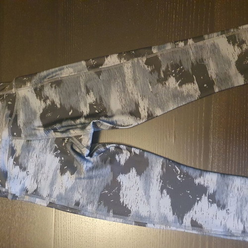 Reebok Id Train Camo women's leggings new, size XS