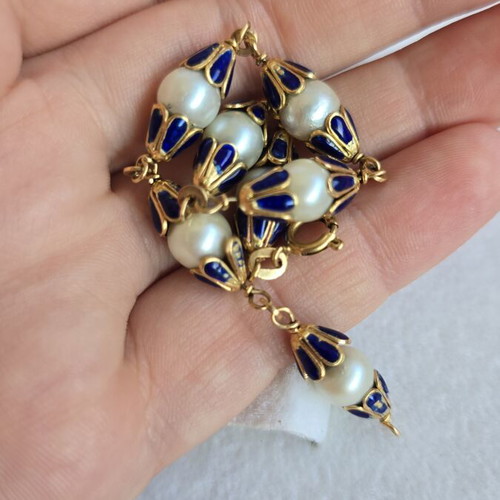 18K gold bracelet with white pearls and royal blue enamel