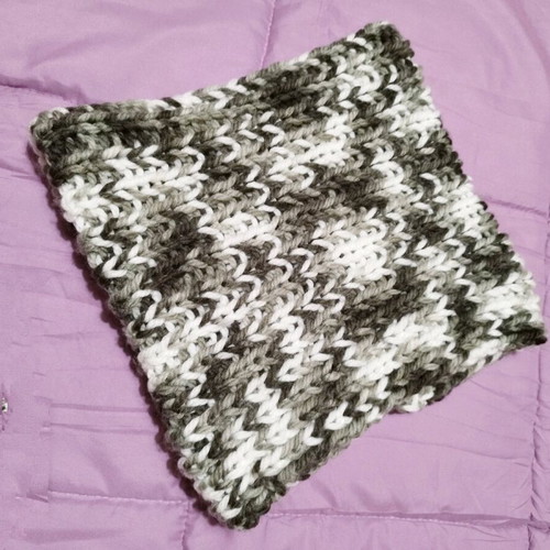 Scarf neck very large like new, unworn