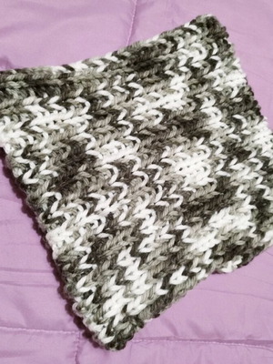 Scarf neck very large like new, unworn