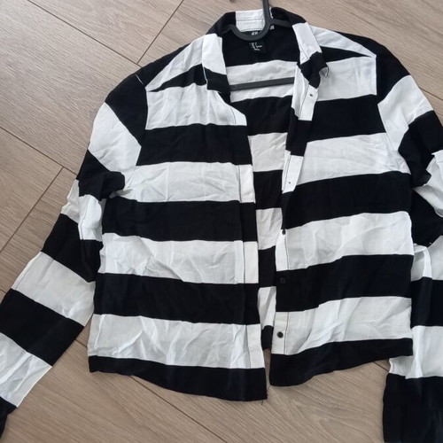 H&M shirt size 34 black and white like new