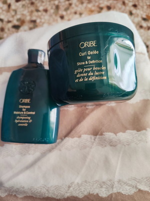 Oribe Curl Gelée and Shampoo used for shine and curl definition