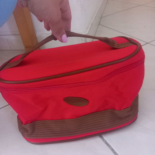 Cosmetic bag like new with mirror and capacity