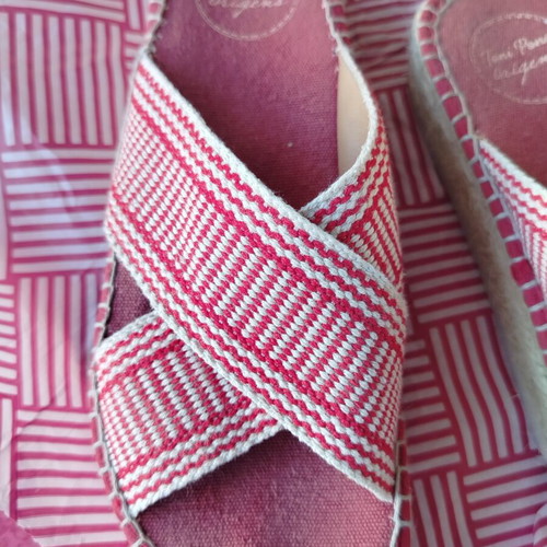 Toni Pons espadrilles slides size 38, like new, red and white