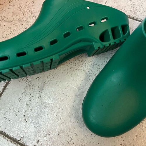 Surgical clogs like new, size 44-45, green