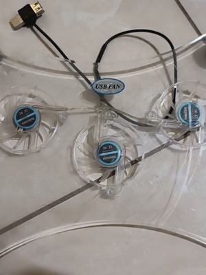 Usb cooling pad for laptops transparent with 3 fans and lighting effect like new