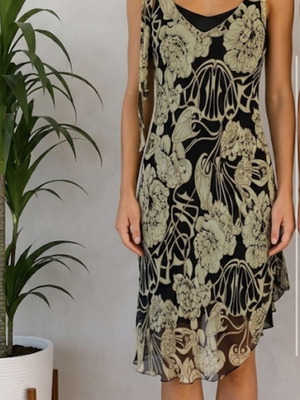Raxevsky silk dress like new, size Small multicolor