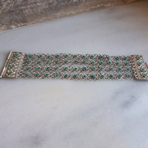 Vintage bracelet like new with turquoise beads handmade