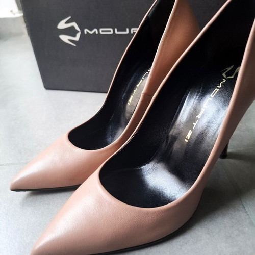 Mourtzi beige leather pumps like new, 10cm heel, size EU 37