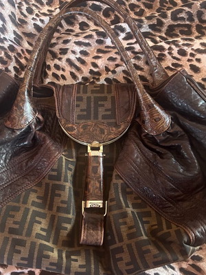 Fendi Spy μεγάλη χειρός τσάντα σαν καινούργιο, μαύρο και καφέ