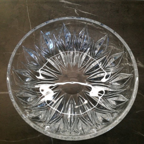 Crystal bowl used with embossed design, diameter 20.5 cm