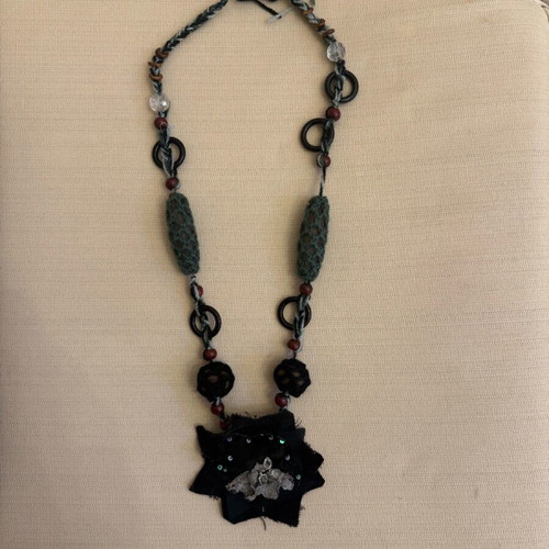 Wooden necklace like new made of wood and wool