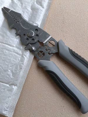 Πολυλειτουργική πένσα - κόφτης για ηλεκτρολόγους καινούργια