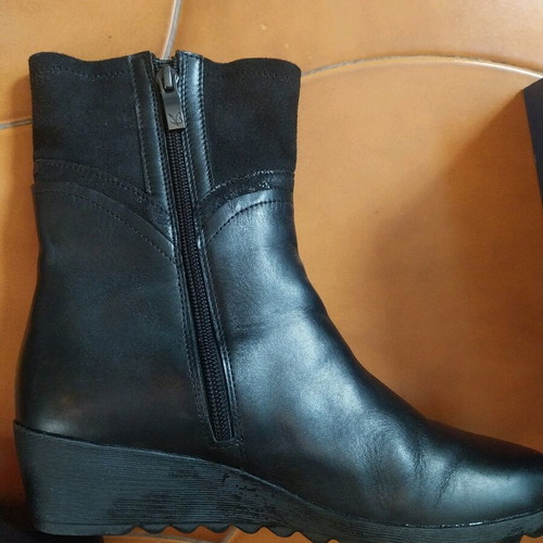 Caprice leather ankle boots black, like new, size 37