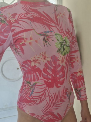 One-piece swimsuit like new, colorful