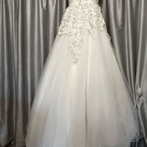 Justin Alexander wedding dress like new, beige ivory with guipure lace