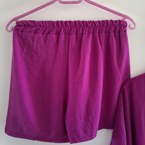 Set with shorts and jacket like new, one size, purple with white top