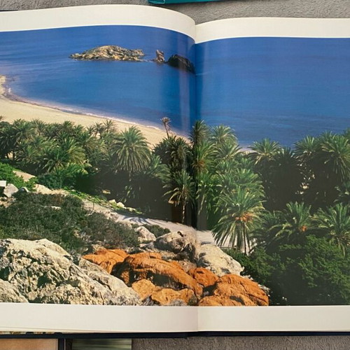 Crete Proud Beauty book like new