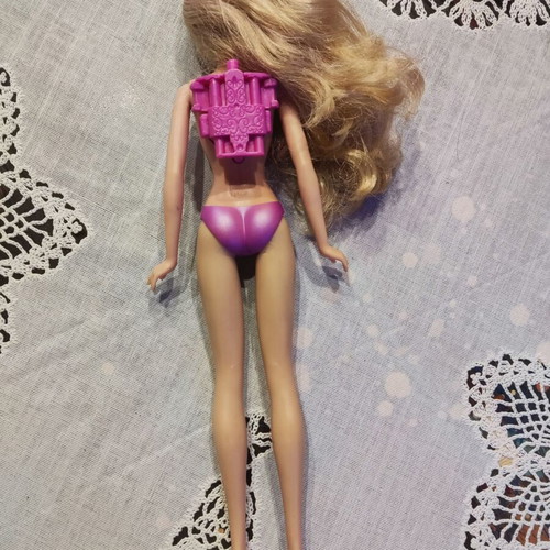 Barbie Mariposa 2008 doll used with mark on left cheek