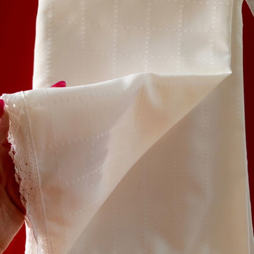 White tablecloth used, 180x143 cm with lace trim