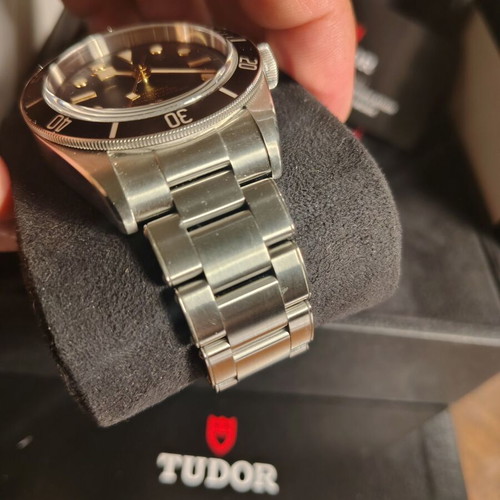 Tudor Black Bay Heritage 41 wristwatch like new, black