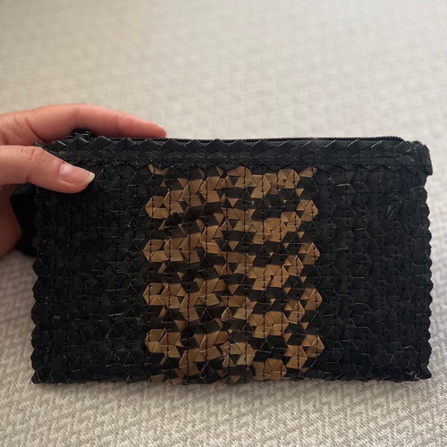 Ψάθινο clutch τσαντάκι χειρός καινούργιο, μαύρο-μπεζ