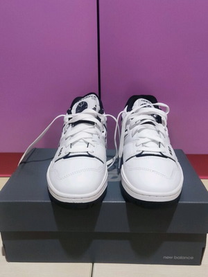 New Balance 550 sneakers καινούργια, μέγεθος 43, λευκά με μαύρες λεπτομέρειες