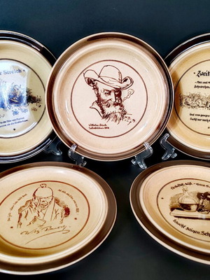 Goebel Max & Moritz collector's plates set like new
