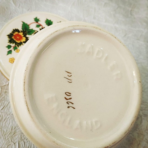 Sadler porcelain box like new in ecru color with colorful decorations
