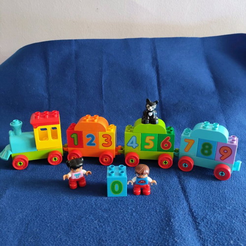 Lego 10847 train like new with 2 minifigures and cat