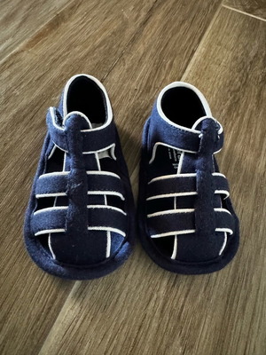 Mayoral baby sandals like new, size 18
