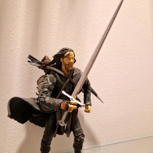 Lord of the Rings Aragorn collectible figure like new