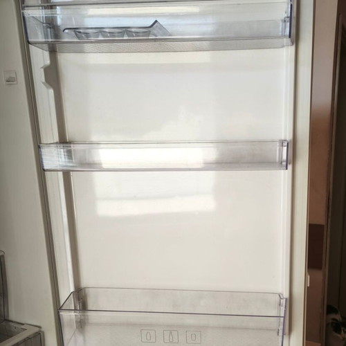 Beko refrigerator RCSA330K31W used, for parts with evaporator leak