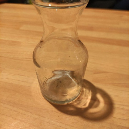 Glass carafe used, dimensions 5x10cm