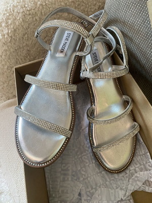 Steve Madden sandals like new, gray and silver with rhinestones