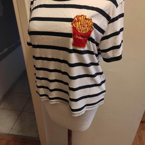 Cheat day t-shirt like new, mariniera top white and blue, short length, size M
