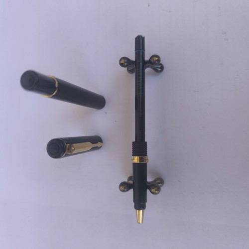 Parker Rialto pen like new, black color, made in UK