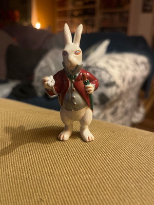 White Rabbit 1995 Yarto Alice in Wonderland used